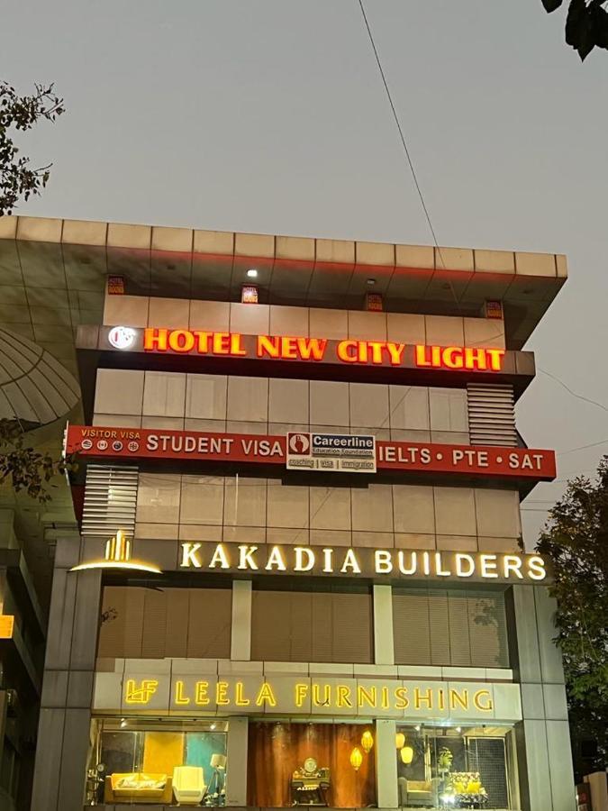 Hotel New City Light Surat Exterior foto