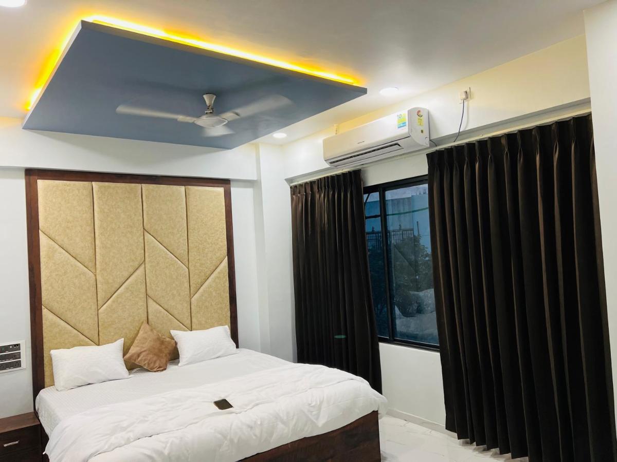 Hotel New City Light Surat Exterior foto