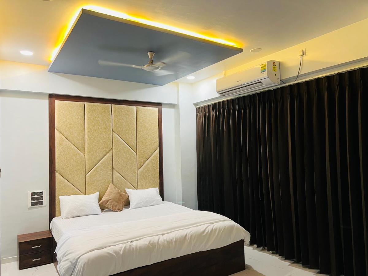 Hotel New City Light Surat Exterior foto