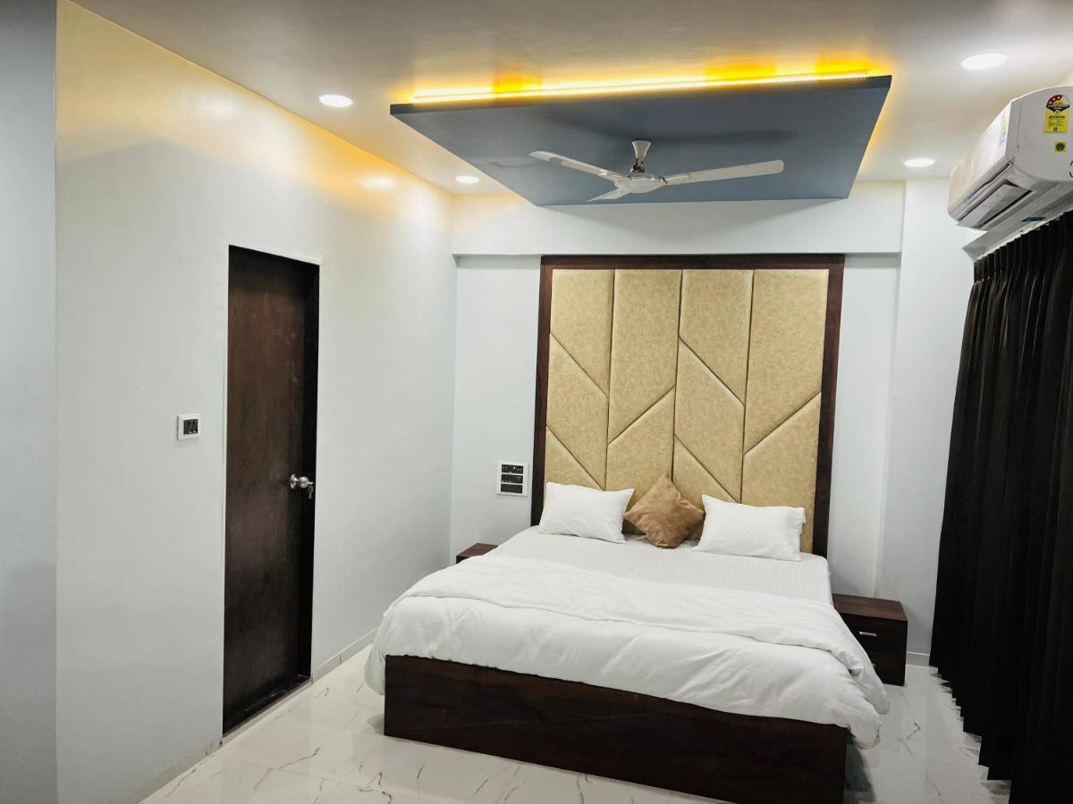 Hotel New City Light Surat Exterior foto