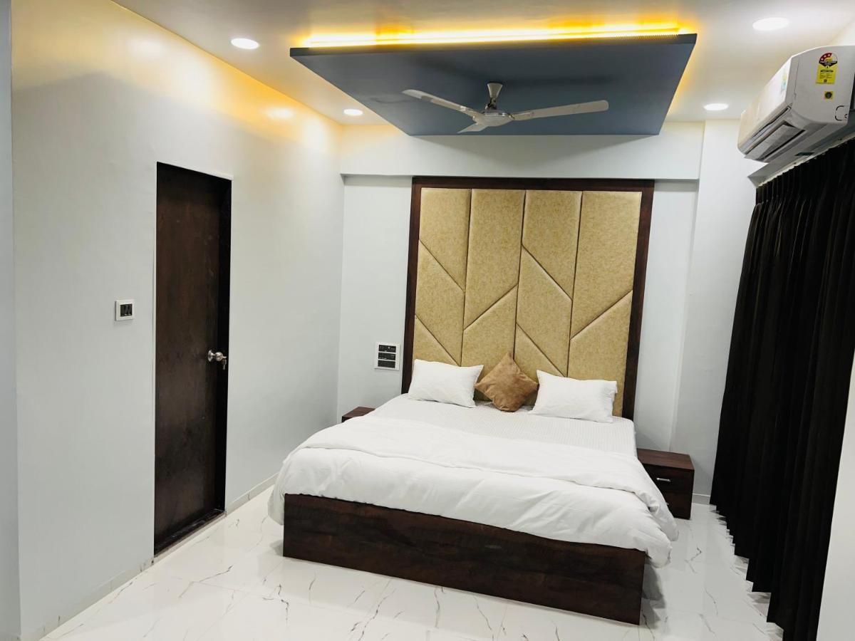 Hotel New City Light Surat Exterior foto
