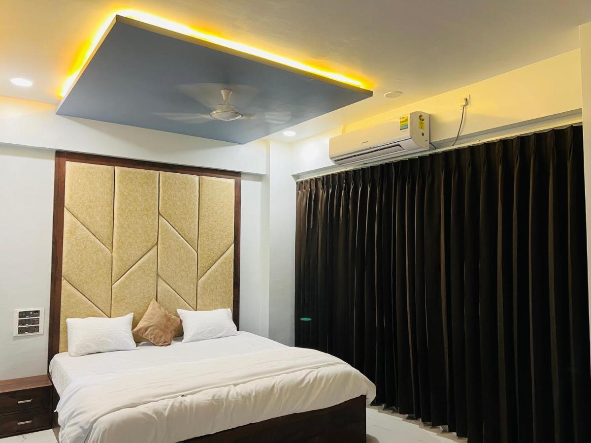 Hotel New City Light Surat Exterior foto