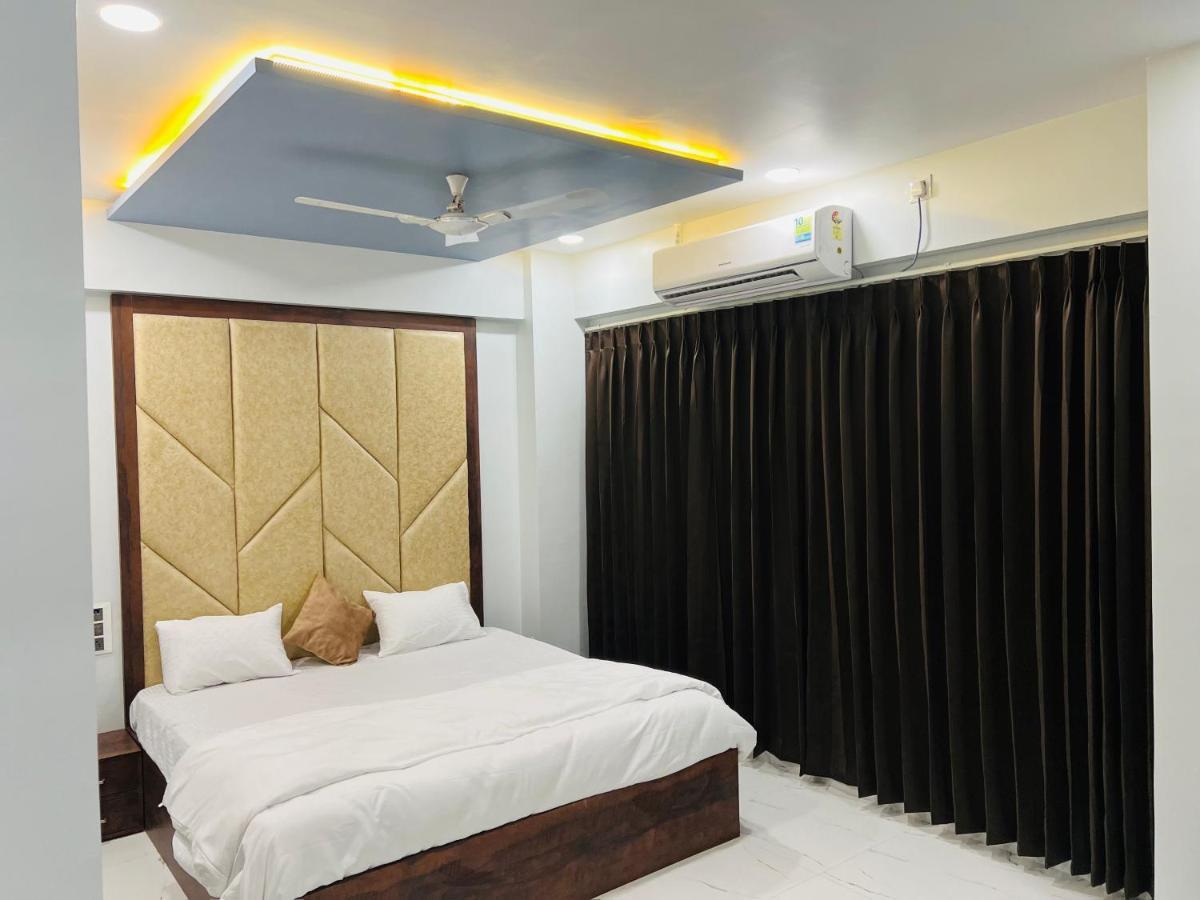 Hotel New City Light Surat Exterior foto