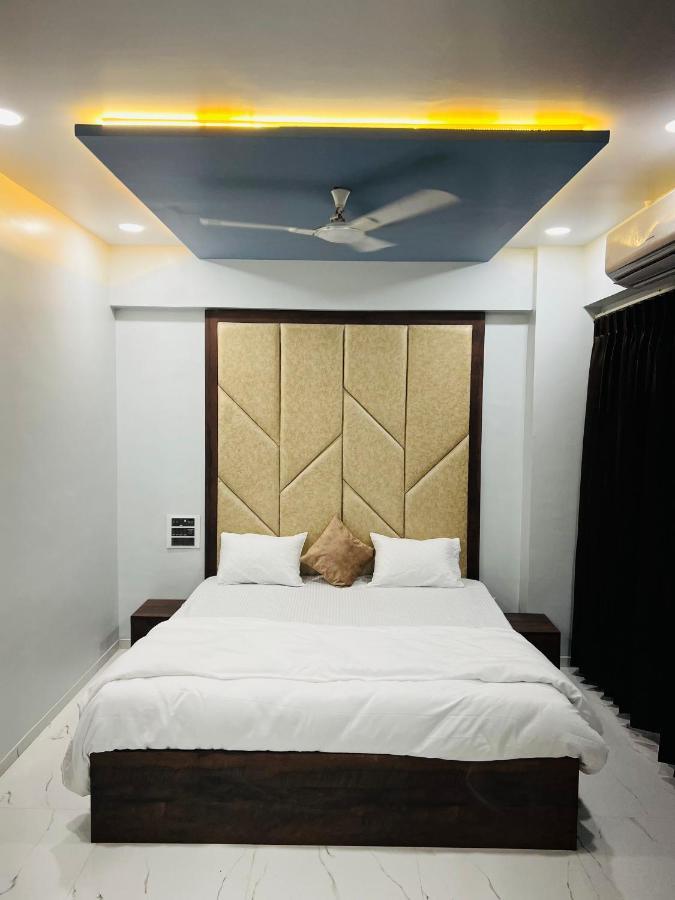 Hotel New City Light Surat Exterior foto